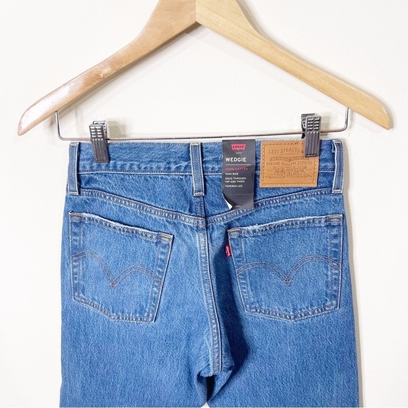 Levi’s Revolve Wedgie Icon Ankle Jeans in Athens Shut It Size 24 NWT - Picture 4 of 7